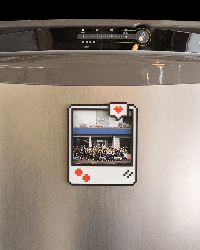 Pixel Snap | Magnetic Photo Frame