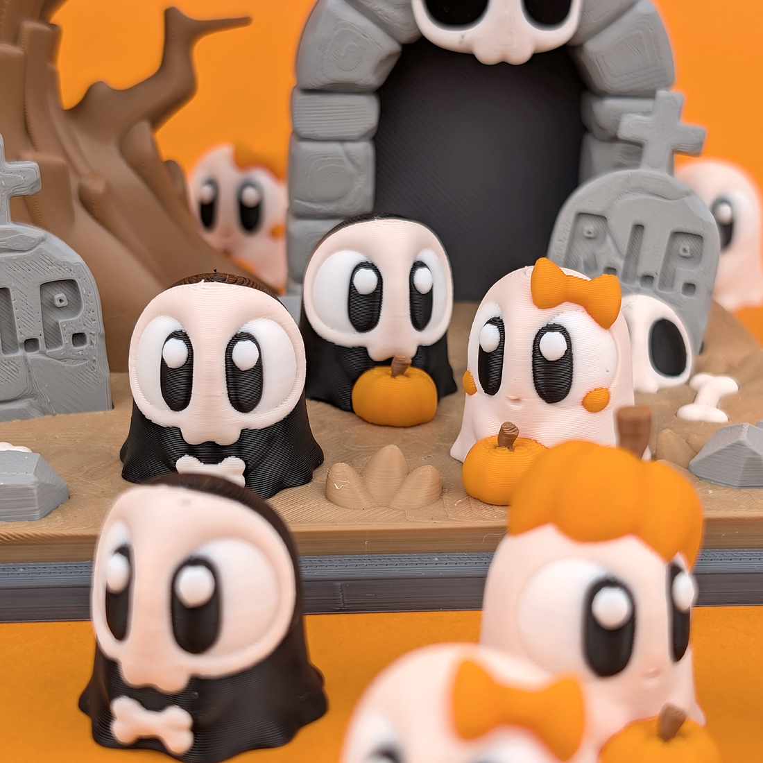 Mini Ghosts & Graveyard | Spooky Cute Playset
