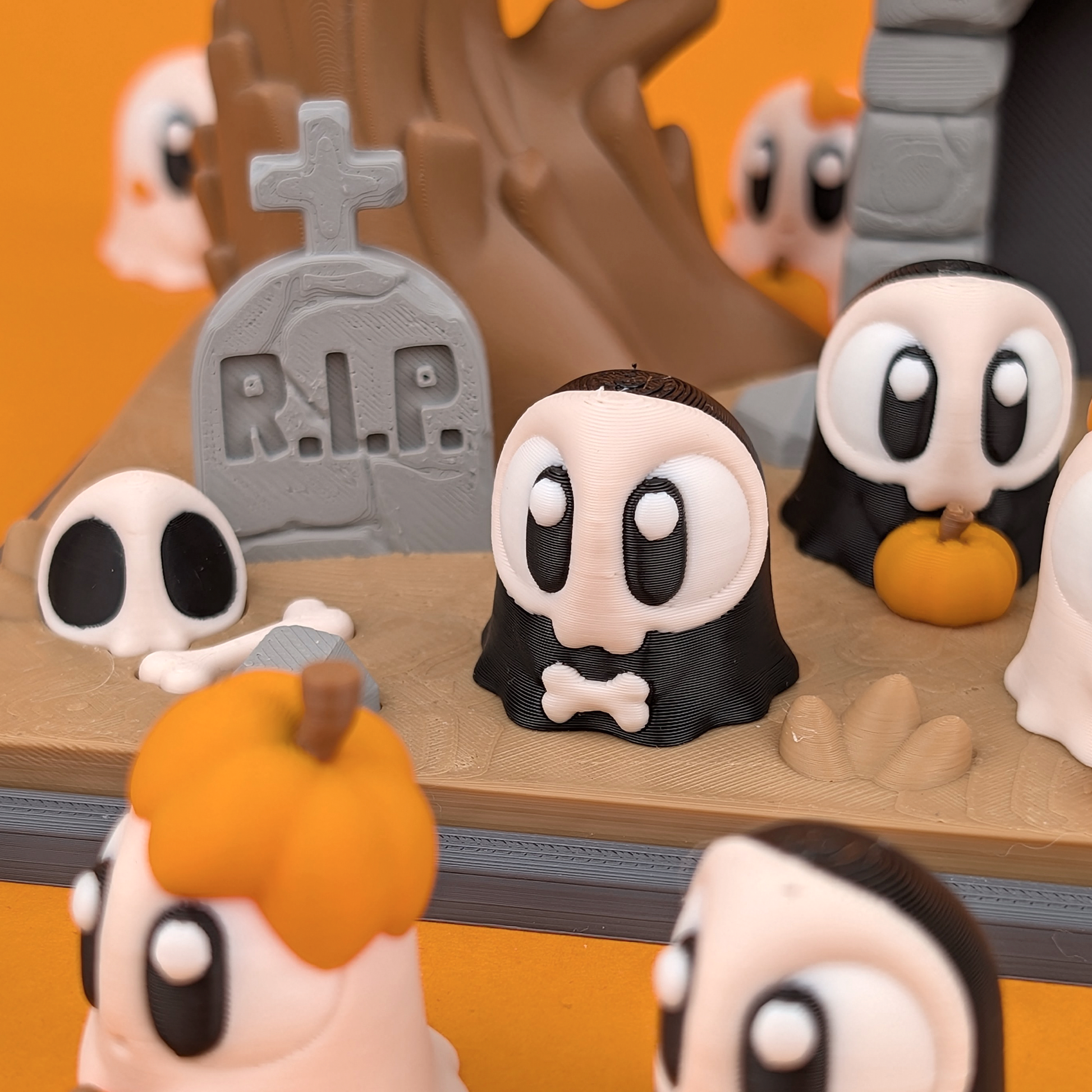 Mini Ghosts & Graveyard | Spooky Cute Playset